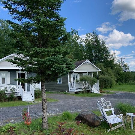 Motel & Chalets --Shefford-Waterloo- Habitation Forest Exterior foto
